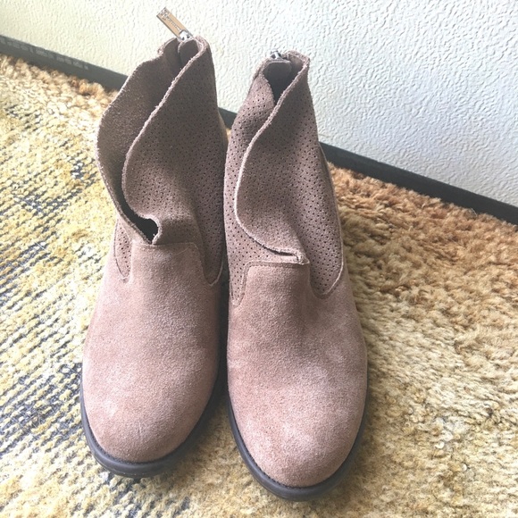 Jessica Simpson Shoes - Like new genuine leather Jessica Simpson booties